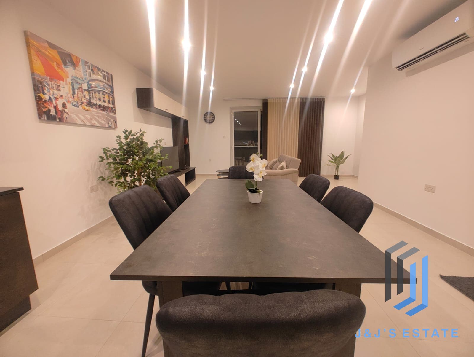 Spacious Three Bedroom Apartment Rental in Balzan · 9