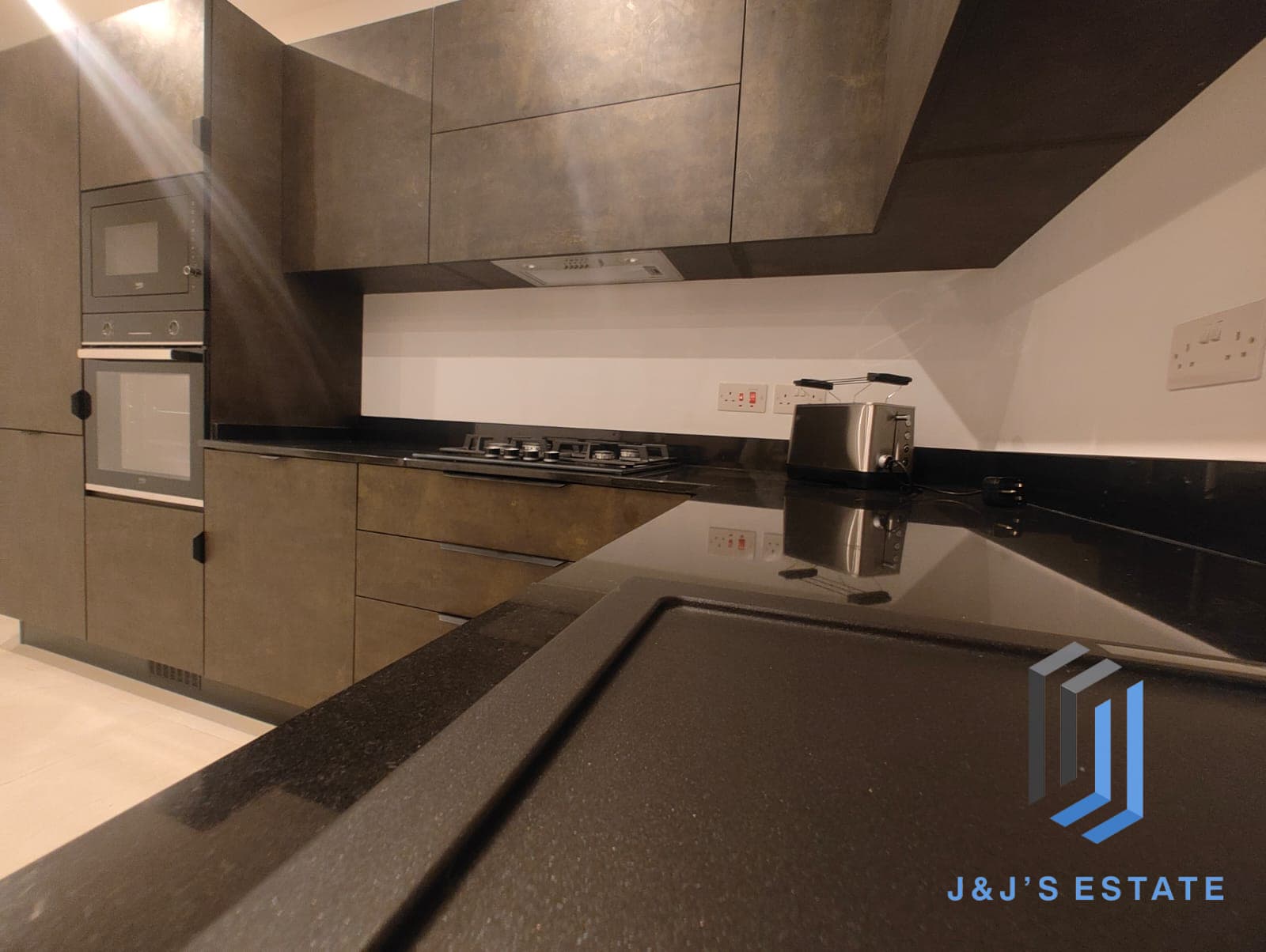 Spacious Three Bedroom Apartment Rental in Balzan · 7