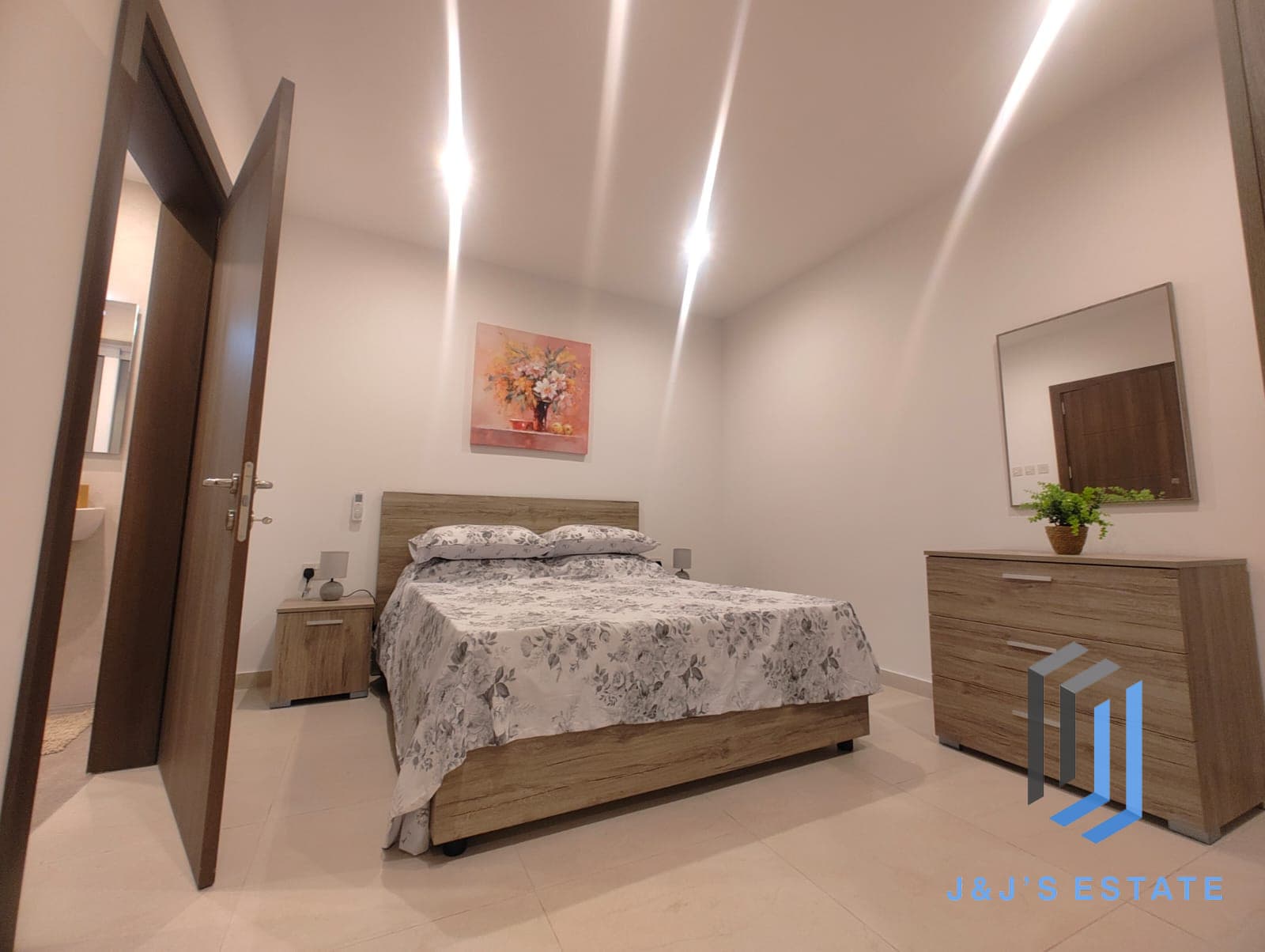 Spacious Three Bedroom Apartment Rental in Balzan · 23