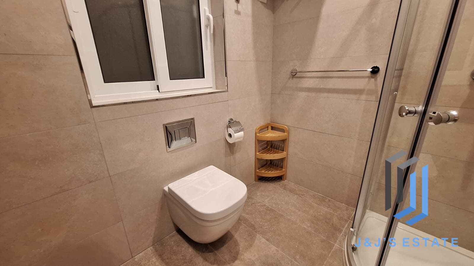 Spacious Three Bedroom Apartment Rental in Balzan · 25