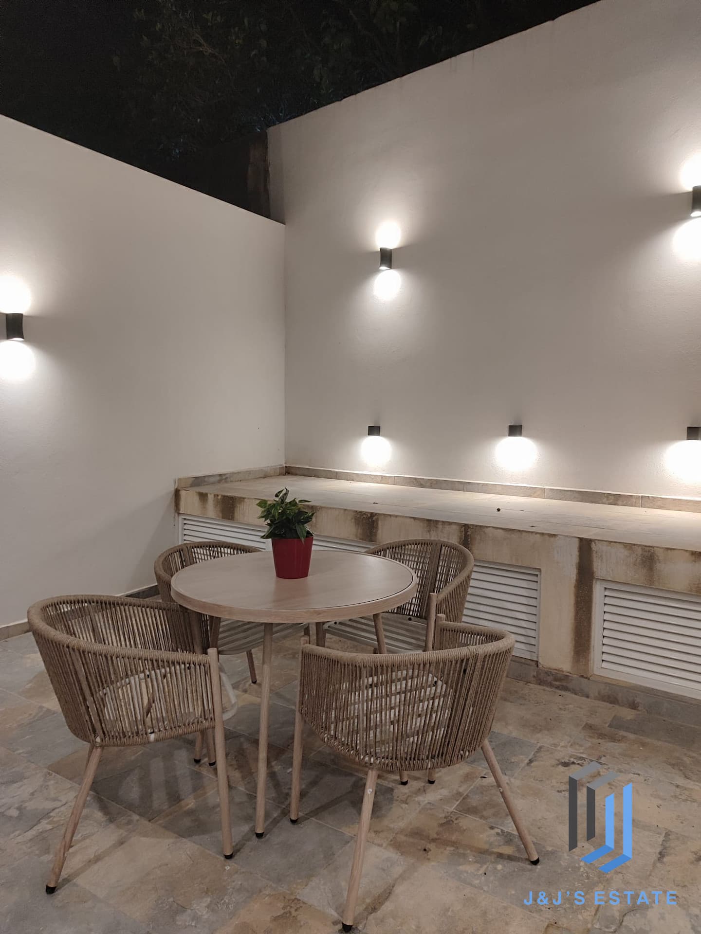Fully furnished three-bedroom maisonette in Balzan · 4