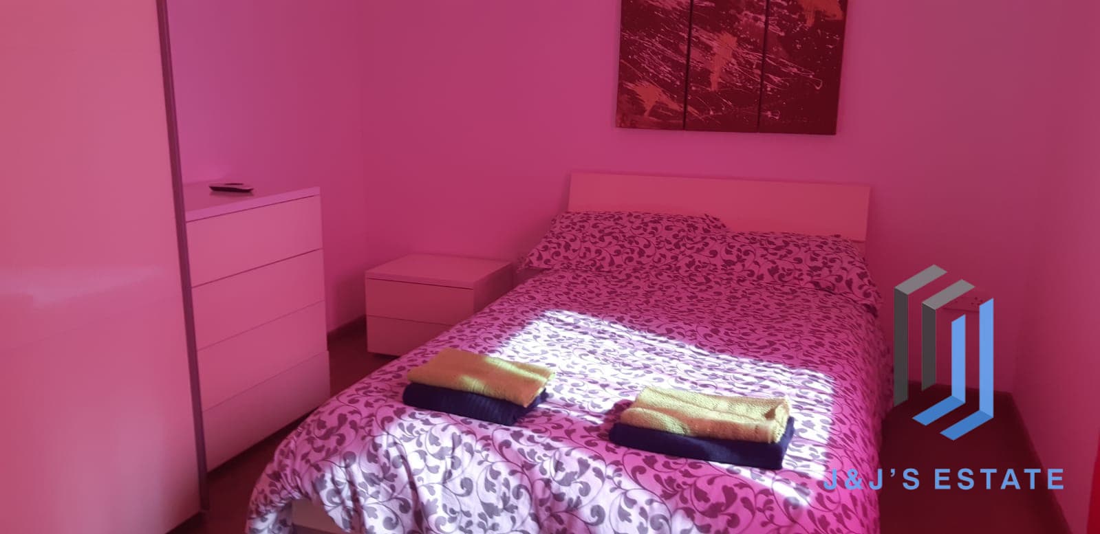 Bright Three Bedroom Apartment in Marsaskala · 4