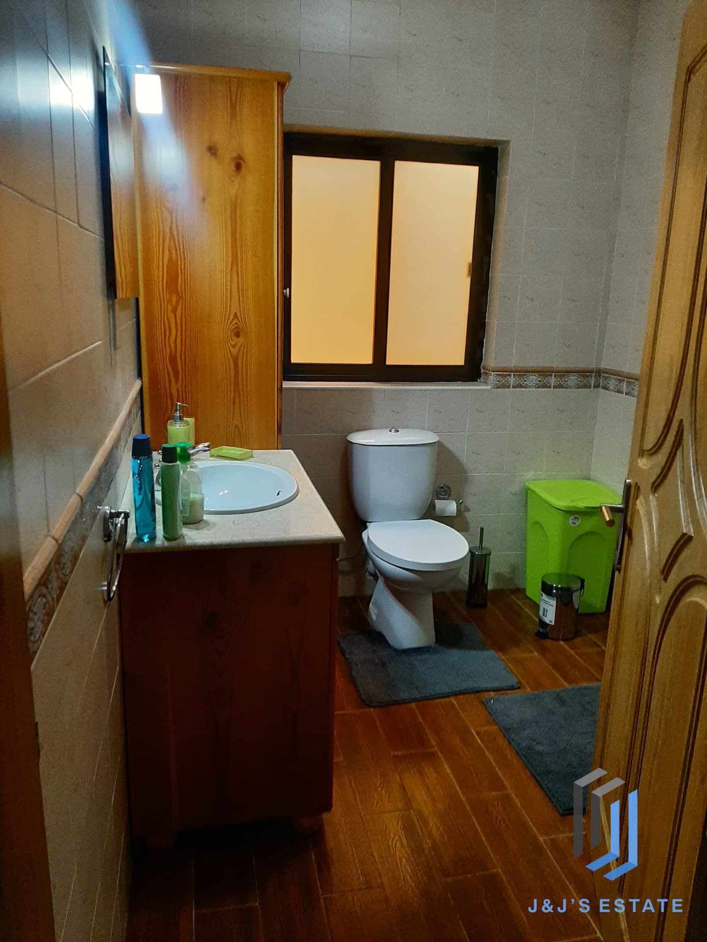 Bright Three Bedroom Apartment in Marsaskala · 8