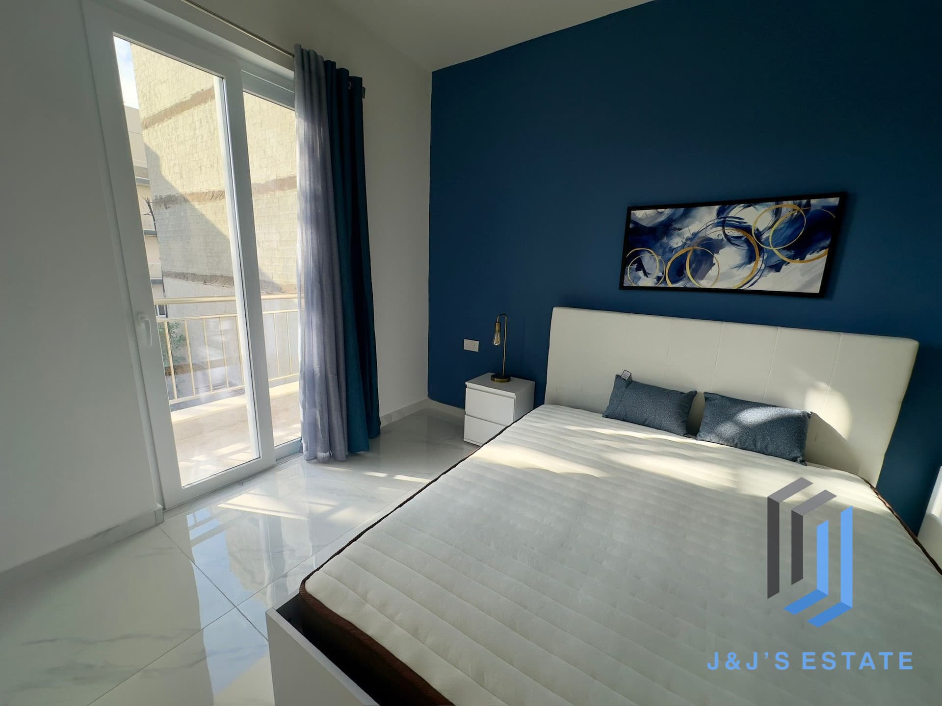Fully furnished three-bedroom apartment in Bahar ic-Caghaq · 9