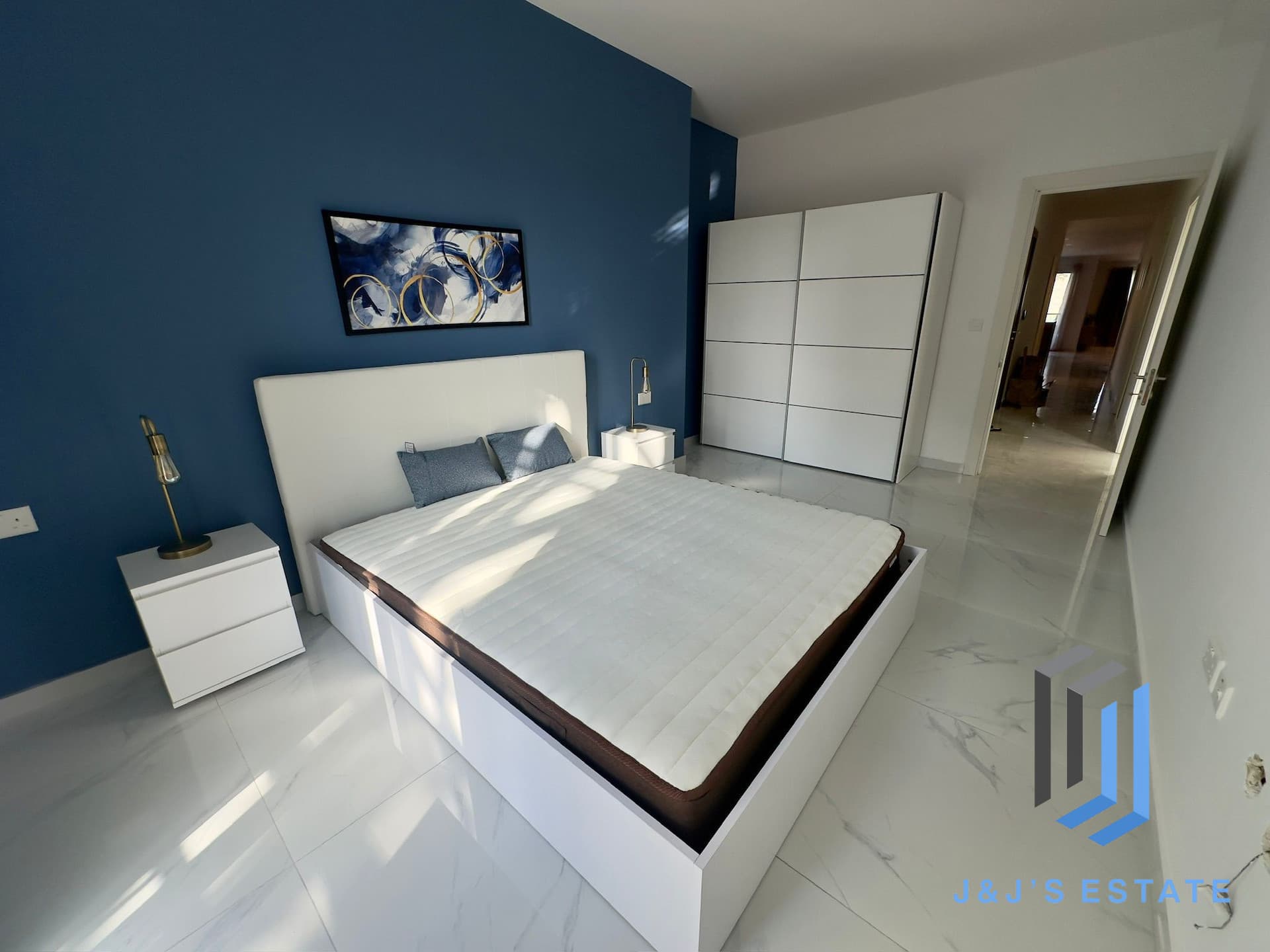 Fully furnished three-bedroom apartment in Bahar ic-Caghaq · 10