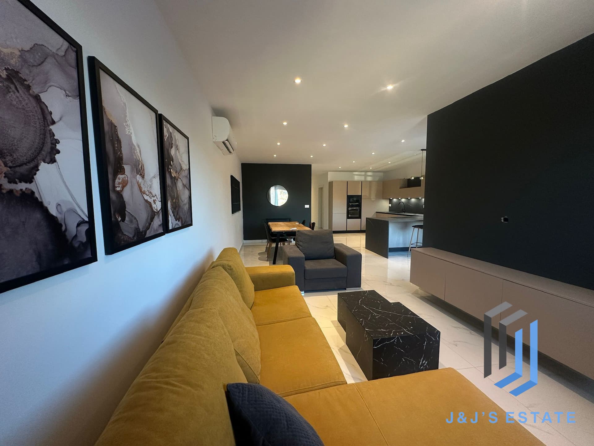 Fully furnished three-bedroom apartment in Bahar ic-Caghaq · 2