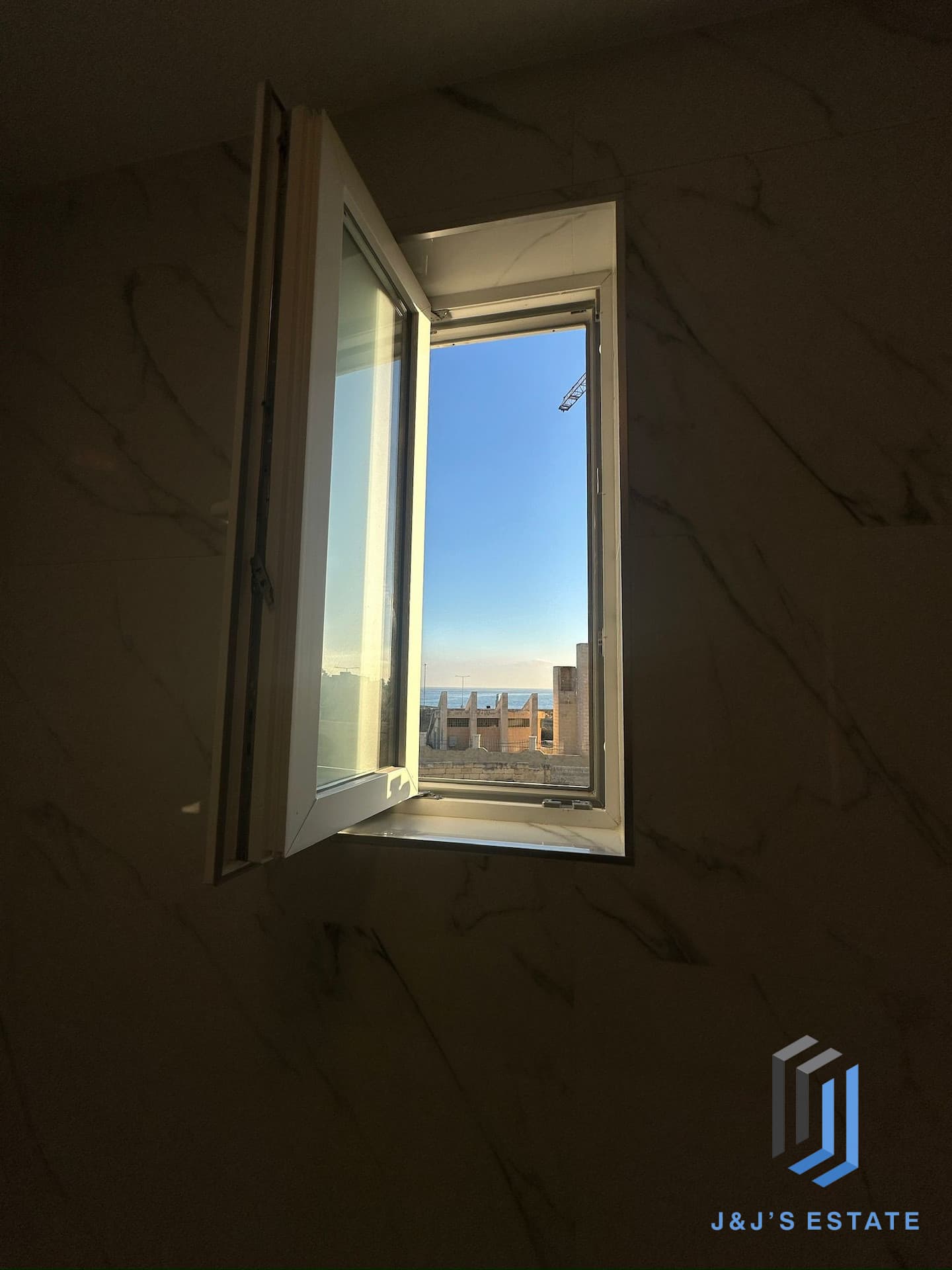 Fully furnished three-bedroom apartment in Bahar ic-Caghaq · 13