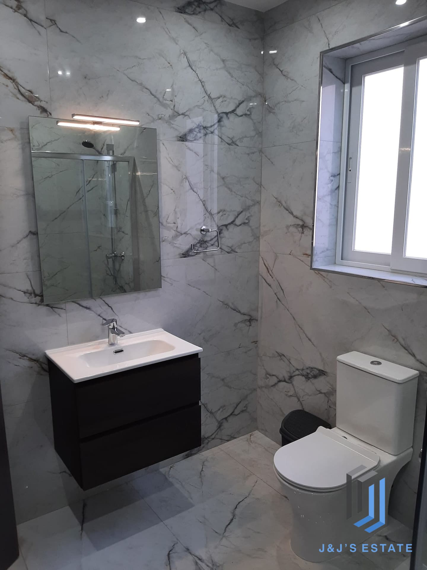 Fully furnished three-bedroom apartment in central Birkirkara · 9