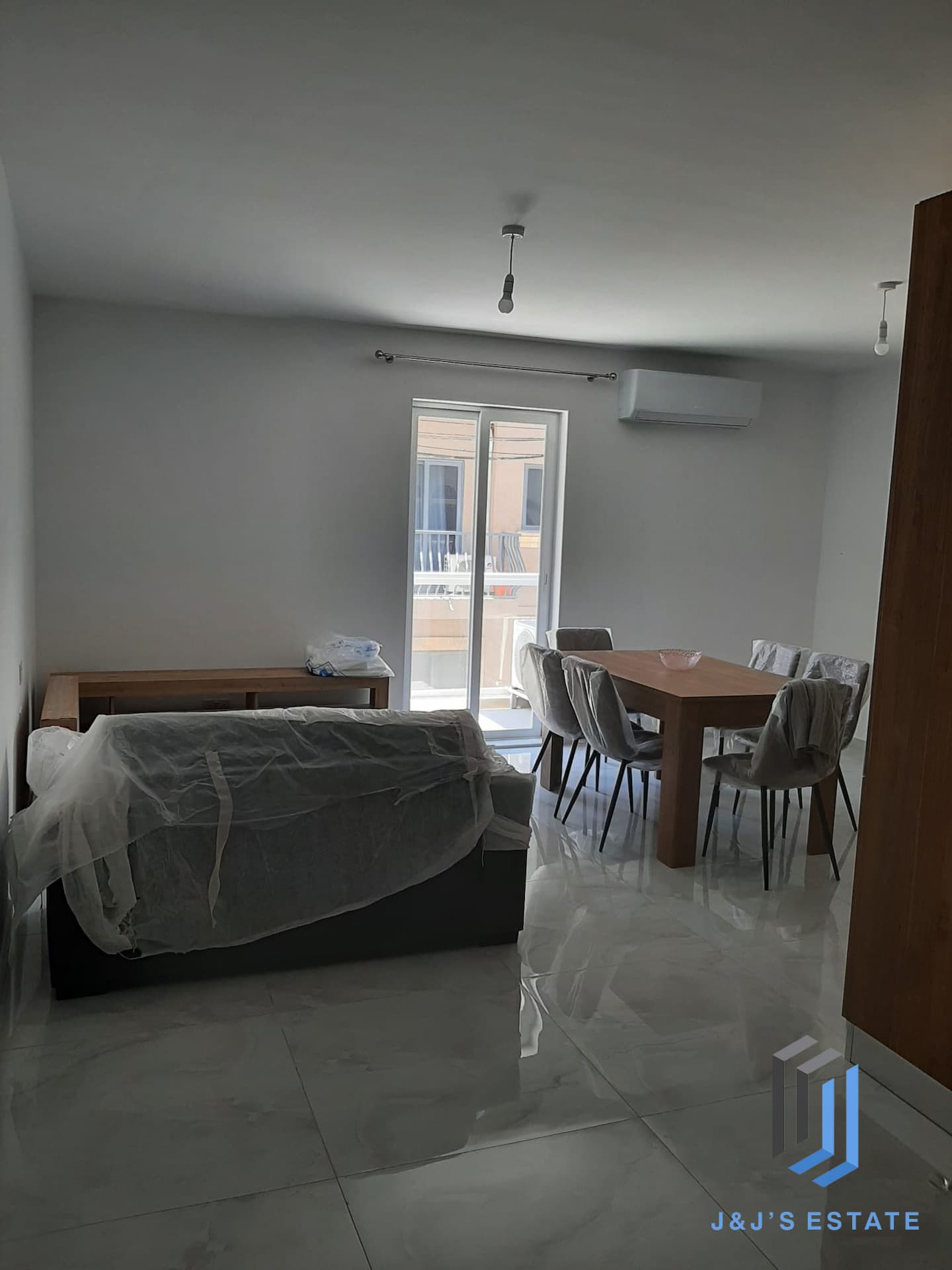 Fully furnished three-bedroom apartment in central Birkirkara · 2