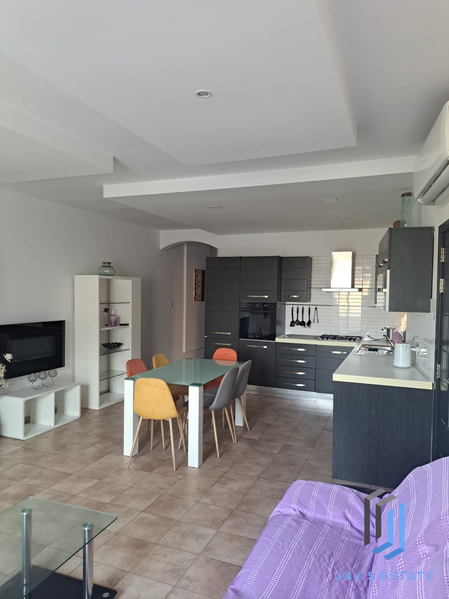 Fully furnished three-bedroom apartment in central Qormi · 1