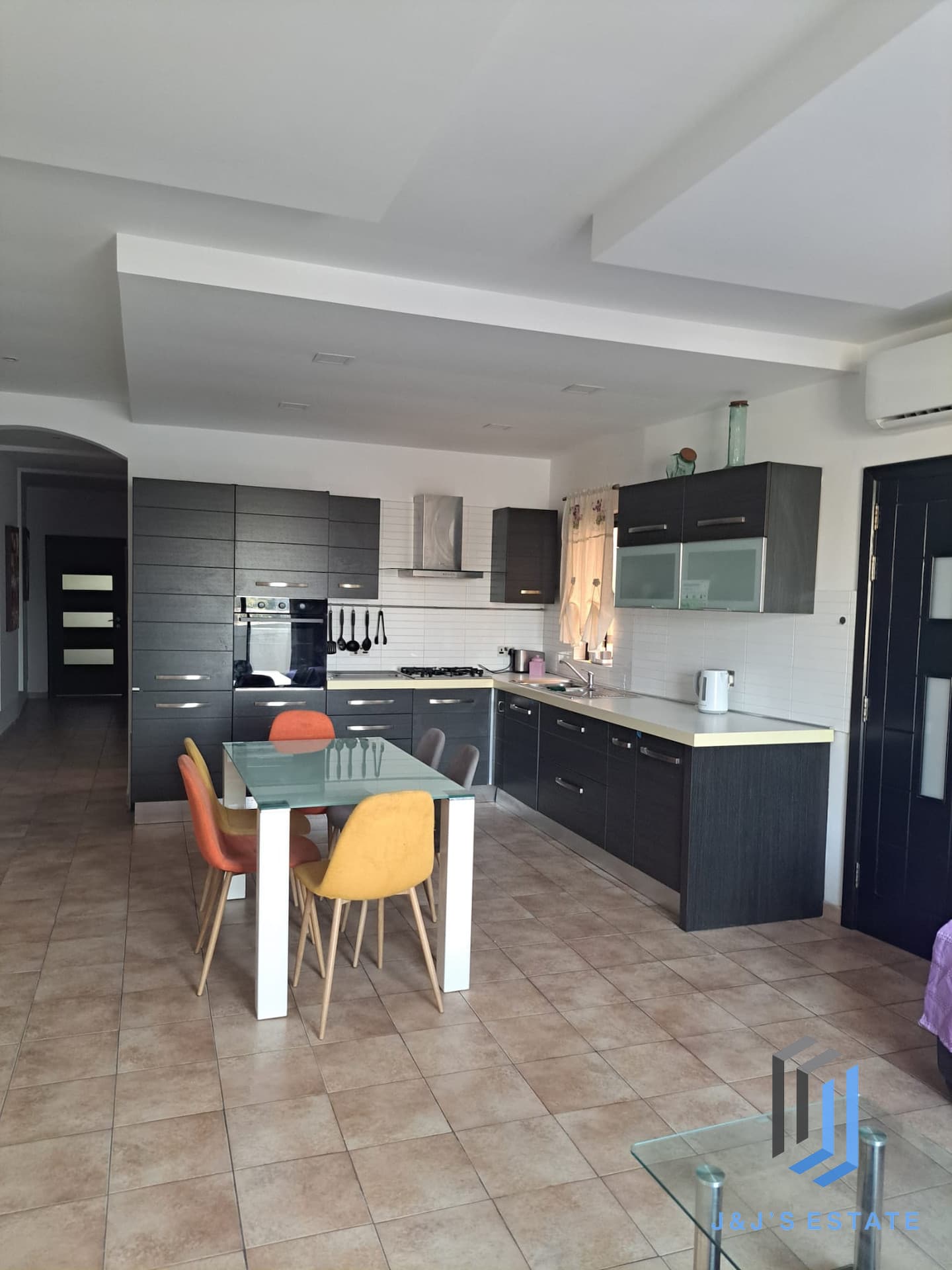 Fully furnished three-bedroom apartment in central Qormi · 2