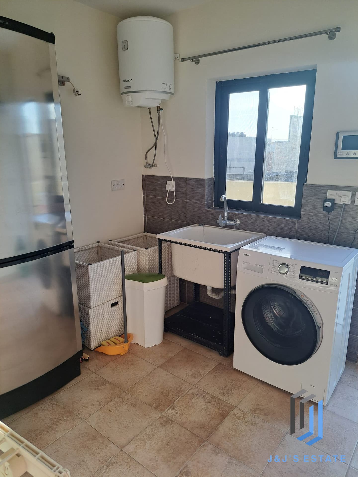 Fully furnished three-bedroom apartment in central Qormi · 10