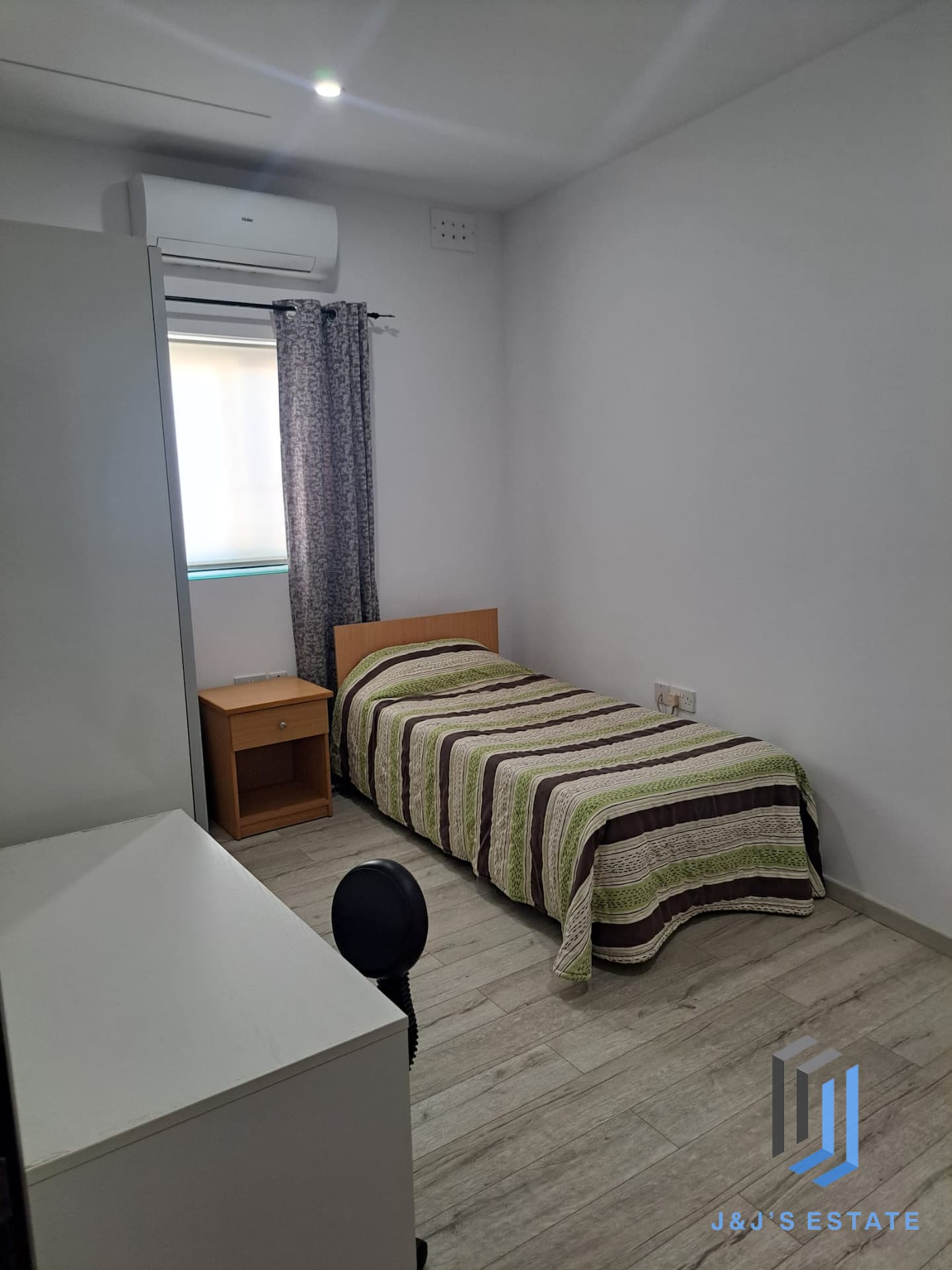 Fully furnished three-bedroom apartment in central Qormi · 8