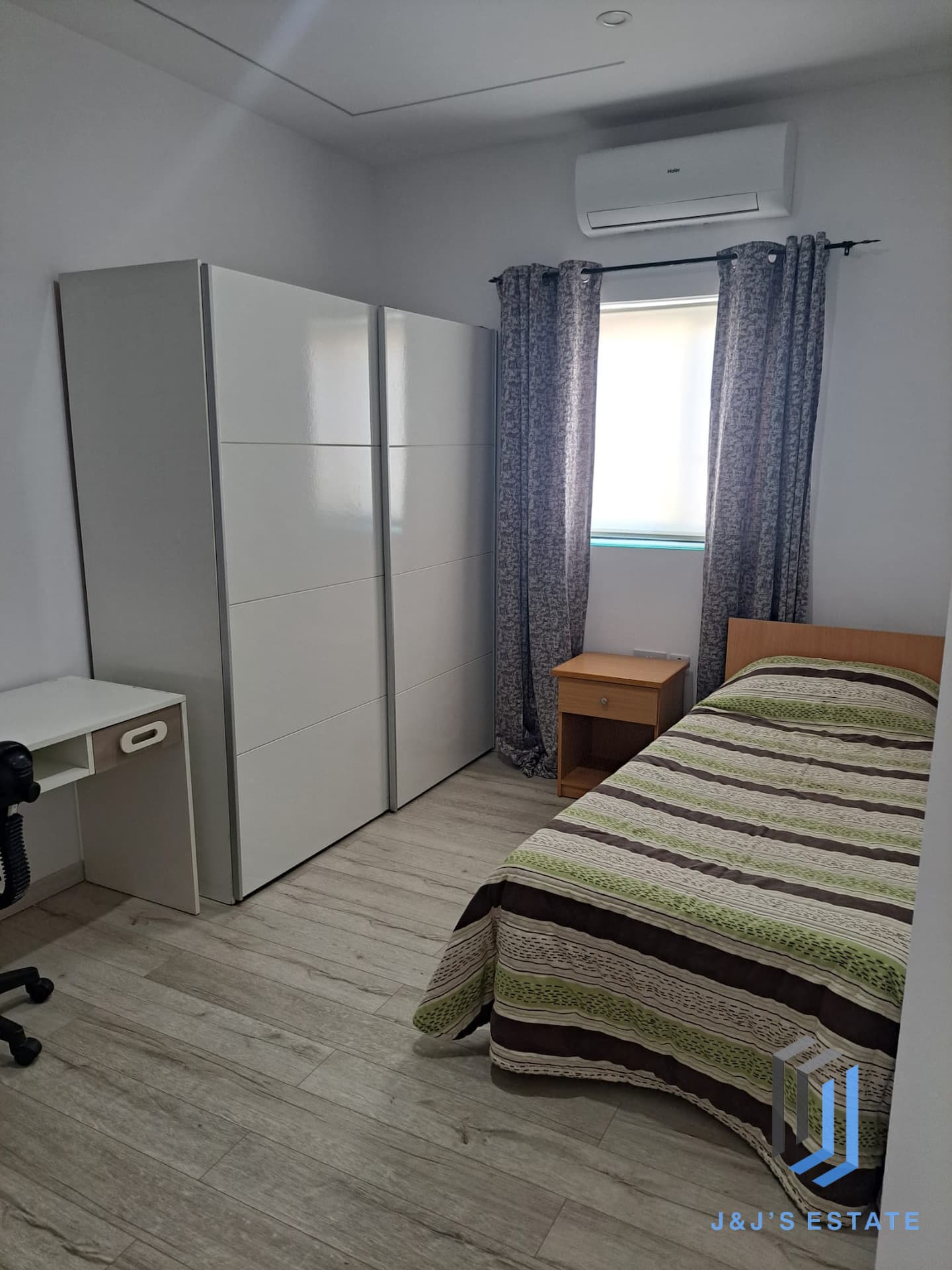 Fully furnished three-bedroom apartment in central Qormi · 9
