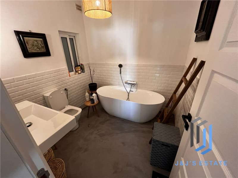 Fully furnished two-bedroom apartment with balcony in Għargħur · 7