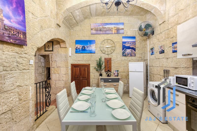 Fully Furnished One Bedroom Townhouse for Rent · 3