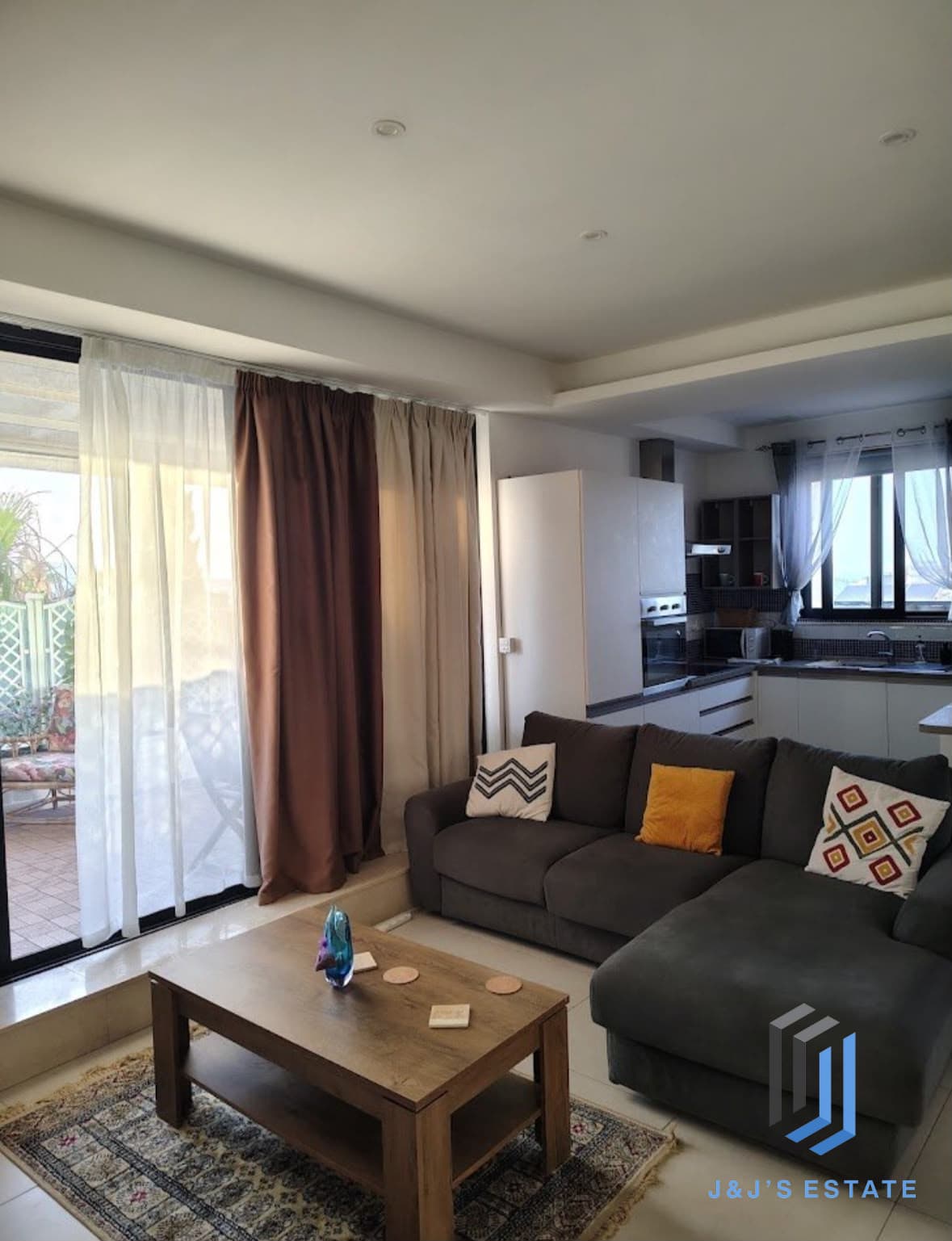 Fully furnished two-bedroom apartment in St Julian's · 4