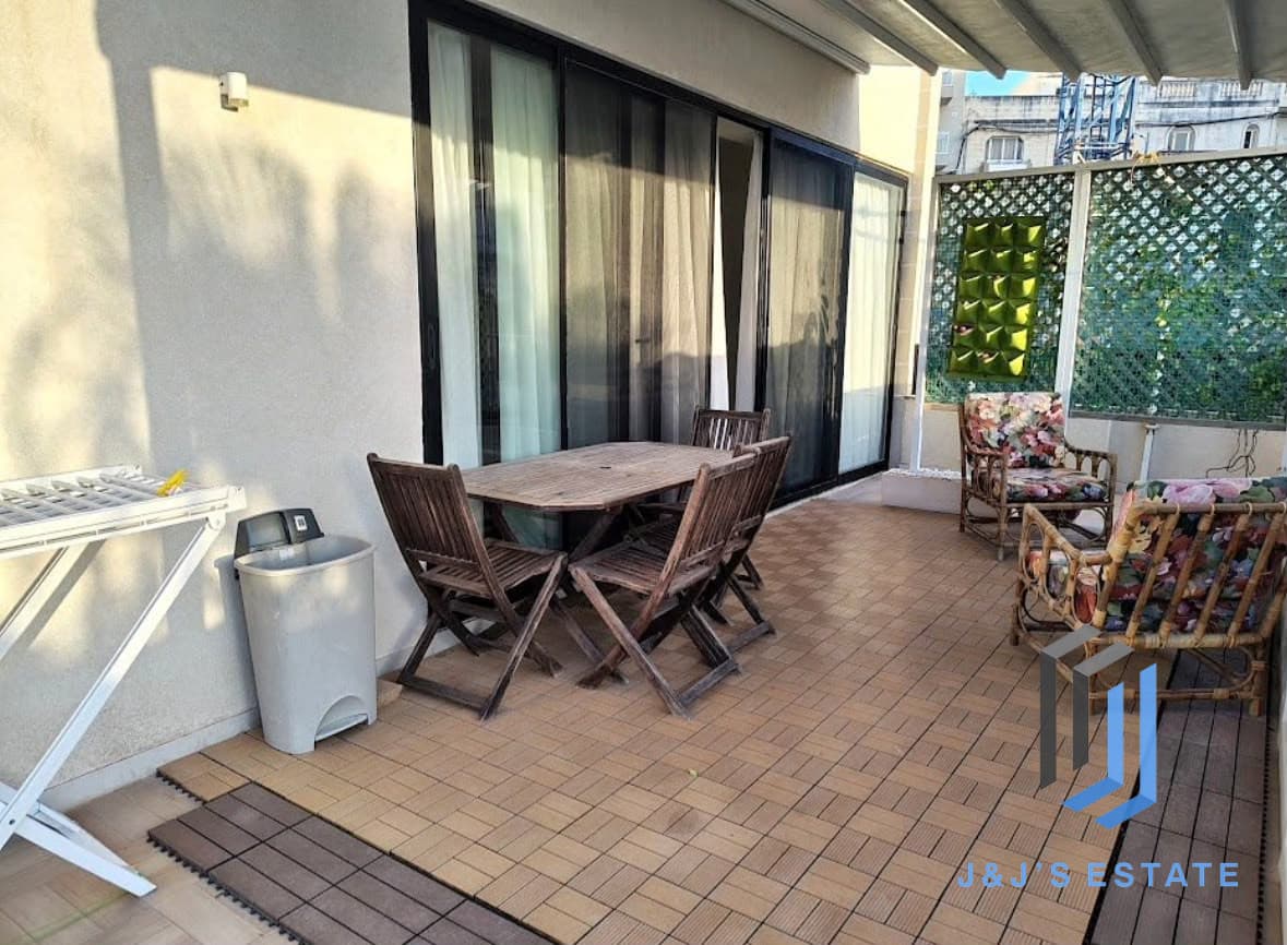 Fully furnished two-bedroom apartment in St Julian's · 1