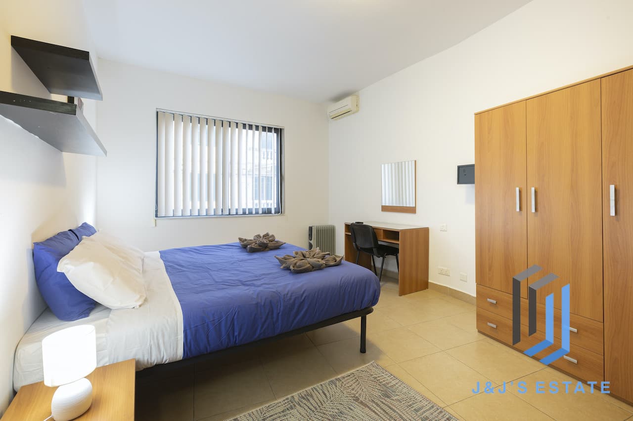 Fully furnished one-bedroom apartment in Paceville, St Julian's · 6