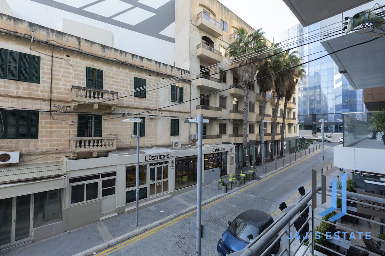 Fully furnished one-bedroom apartment in Paceville, St Julian's · 8