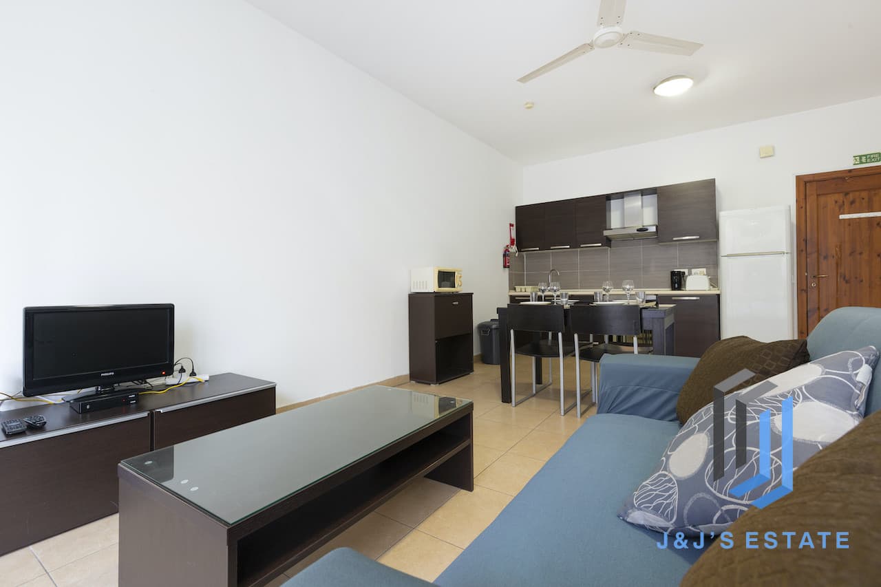 Fully furnished one-bedroom apartment in Paceville, St Julian's · 3