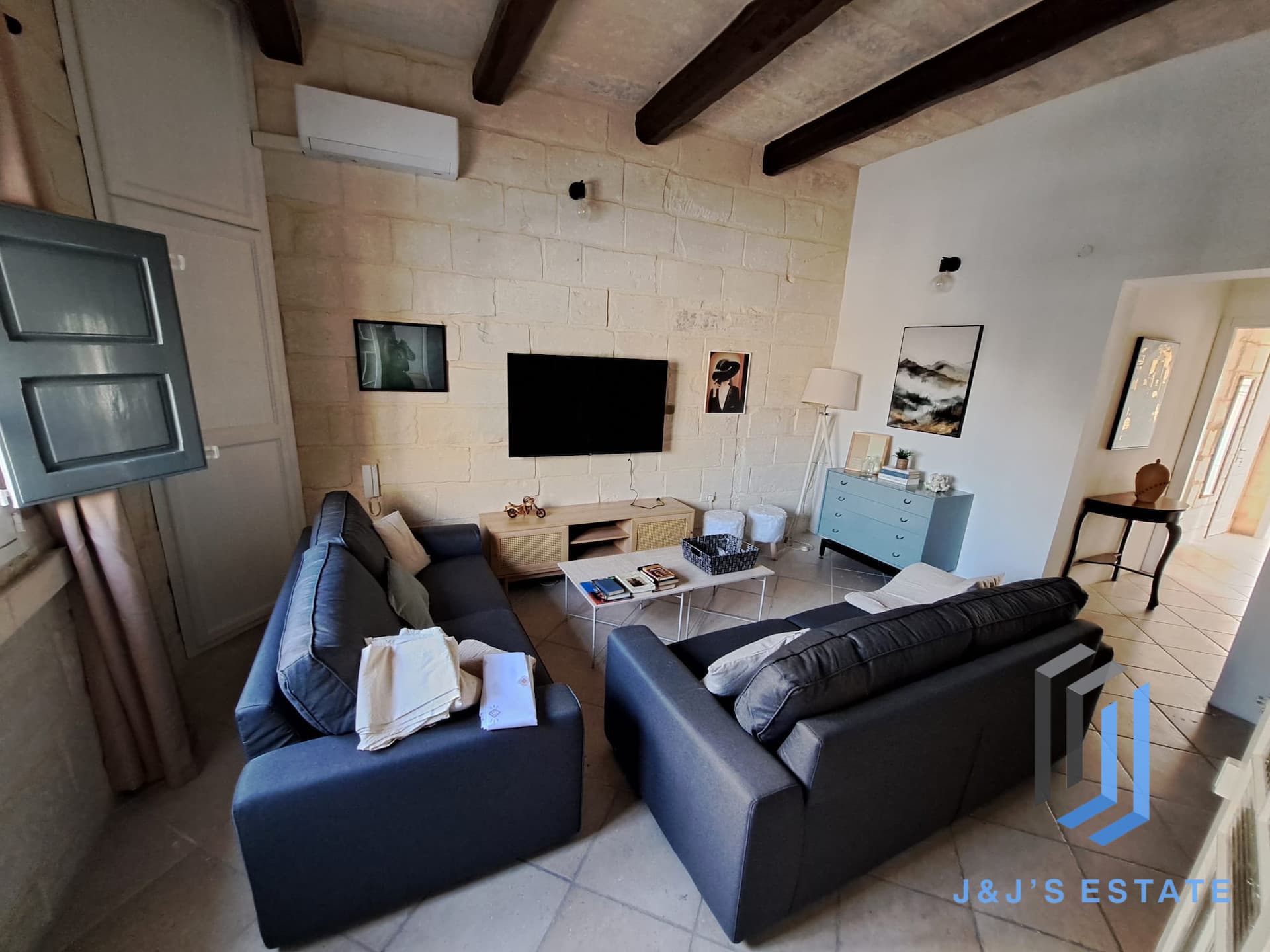 Renovated Fully Furnished Mosta House Of Character with Three Bedrooms · 2