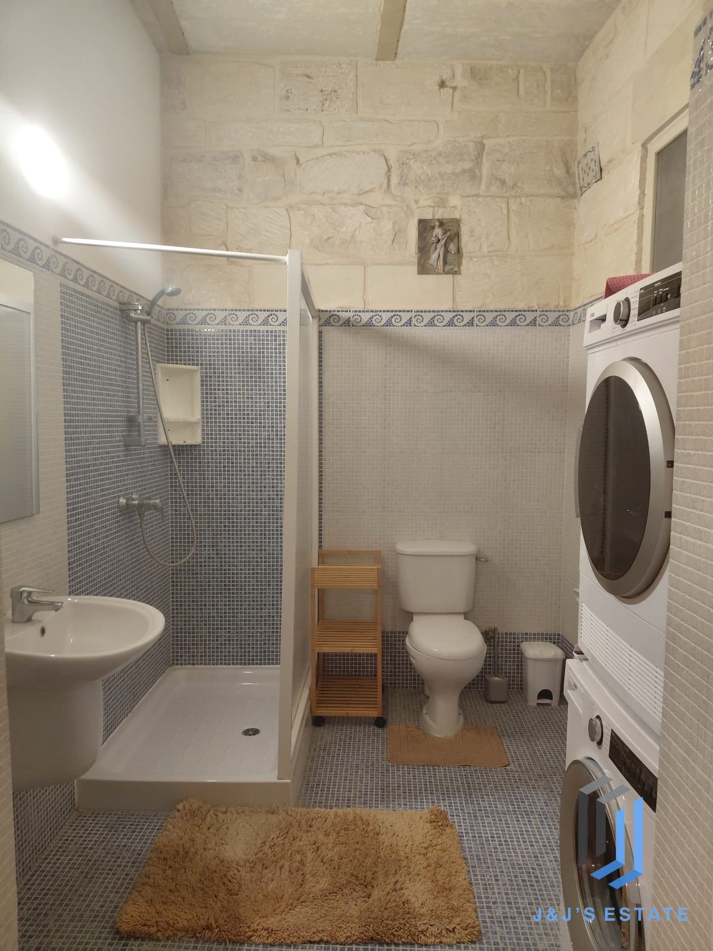 Renovated Fully Furnished Mosta House Of Character with Three Bedrooms · 7
