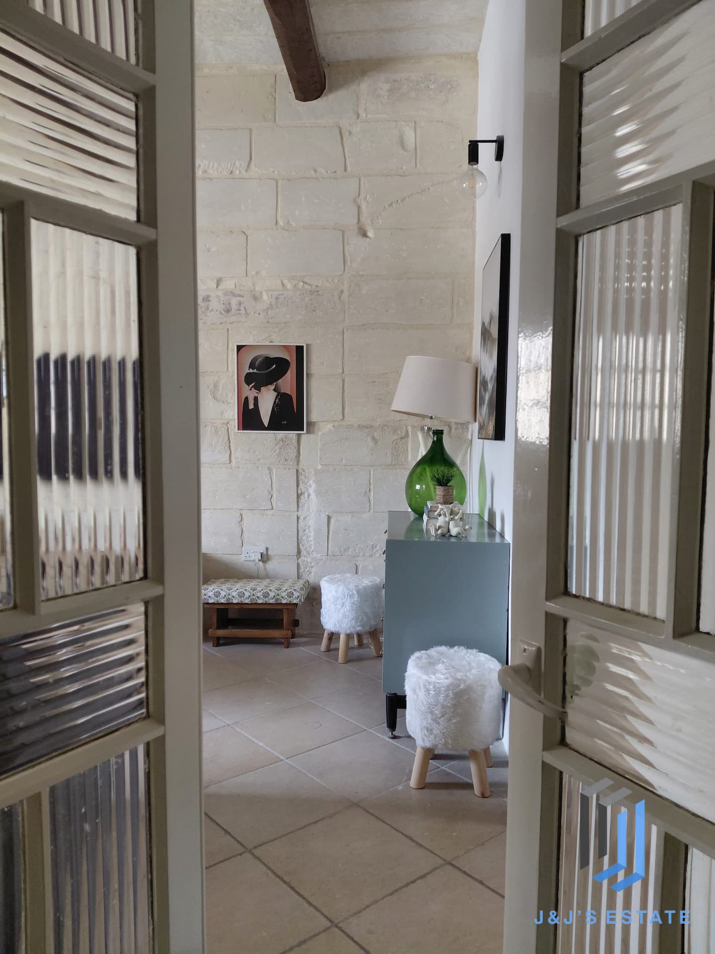 Renovated Fully Furnished Mosta House Of Character with Three Bedrooms · 10