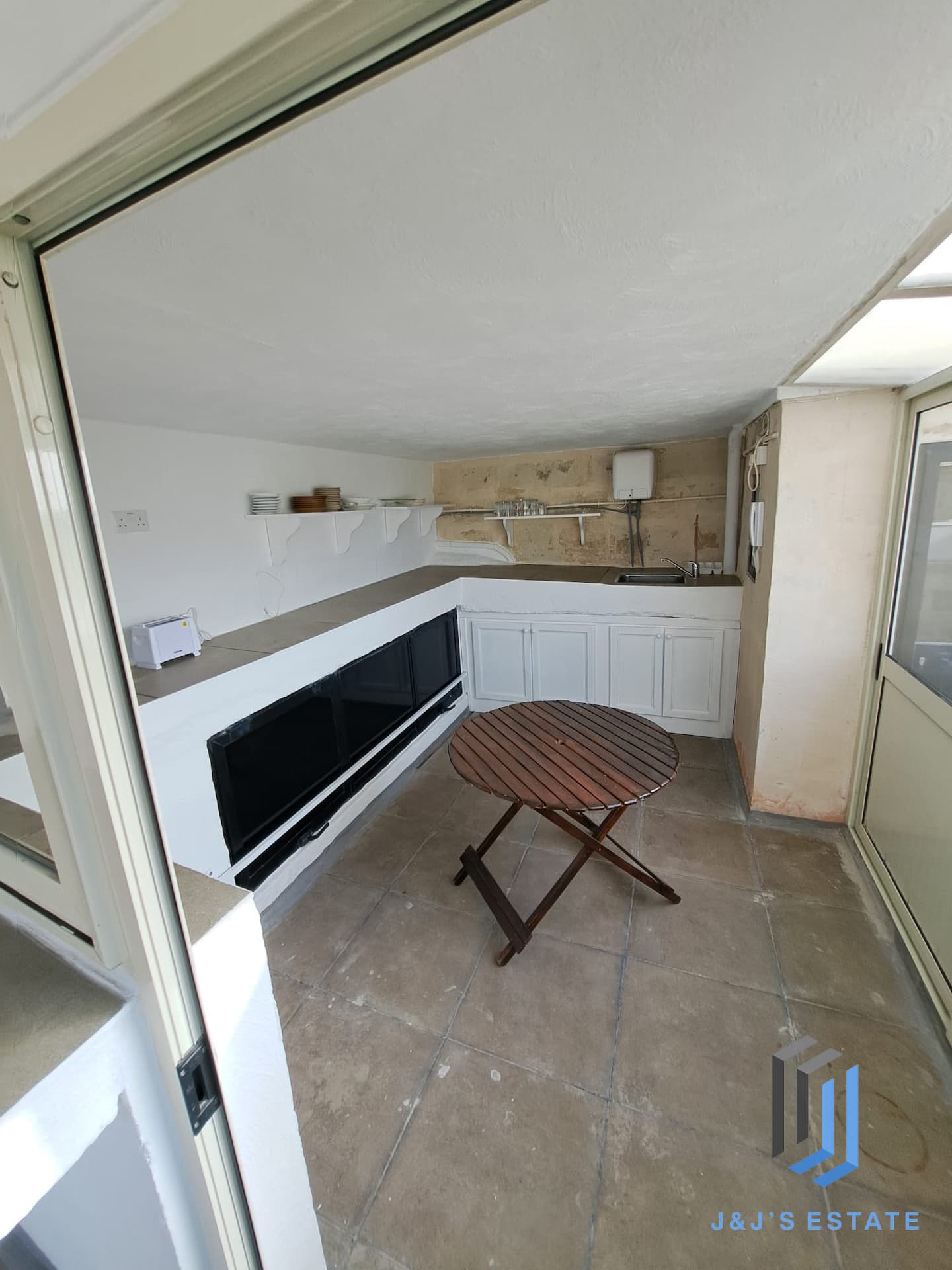 Renovated Fully Furnished Mosta House Of Character with Three Bedrooms · 9