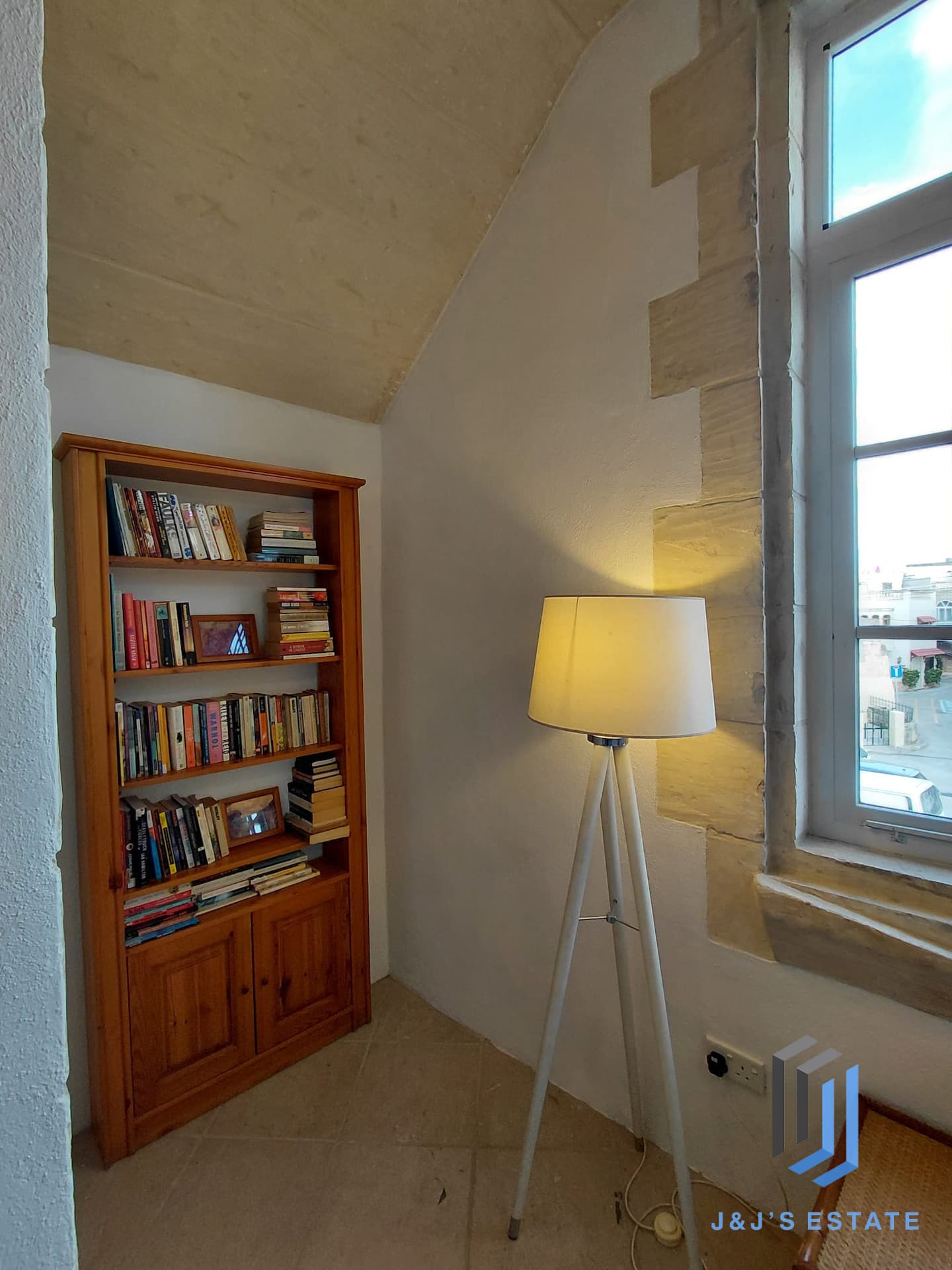 Renovated Fully Furnished Mosta House Of Character with Three Bedrooms · 11