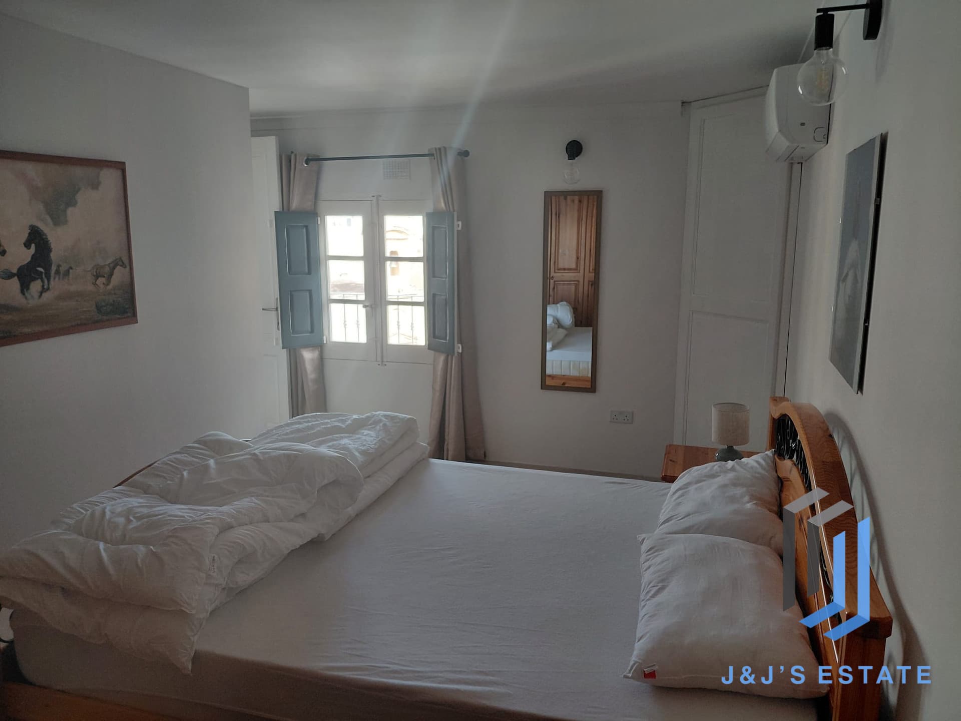 Renovated Fully Furnished Mosta House Of Character with Three Bedrooms · 12