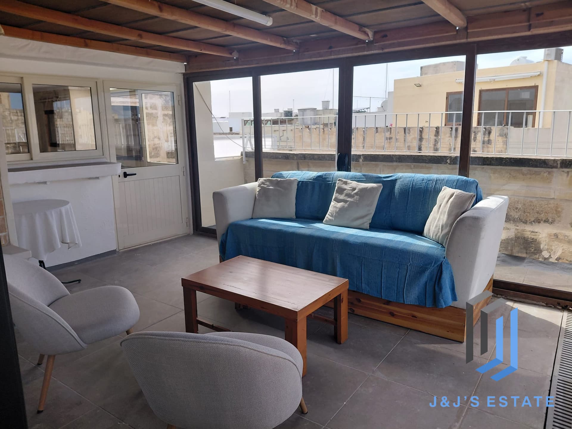 Renovated Fully Furnished Mosta House Of Character with Three Bedrooms · 5