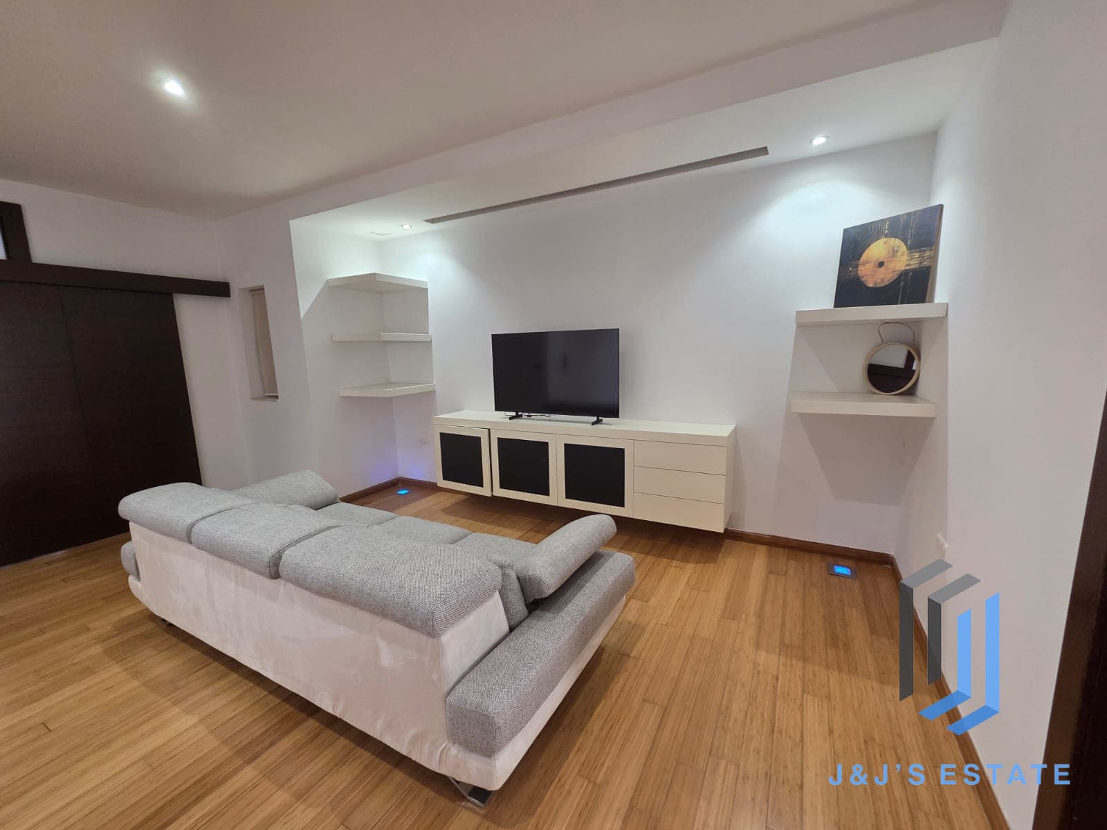 Fully Furnished Maisonette with 3 Bedrooms in Vibrant St Julians · 4