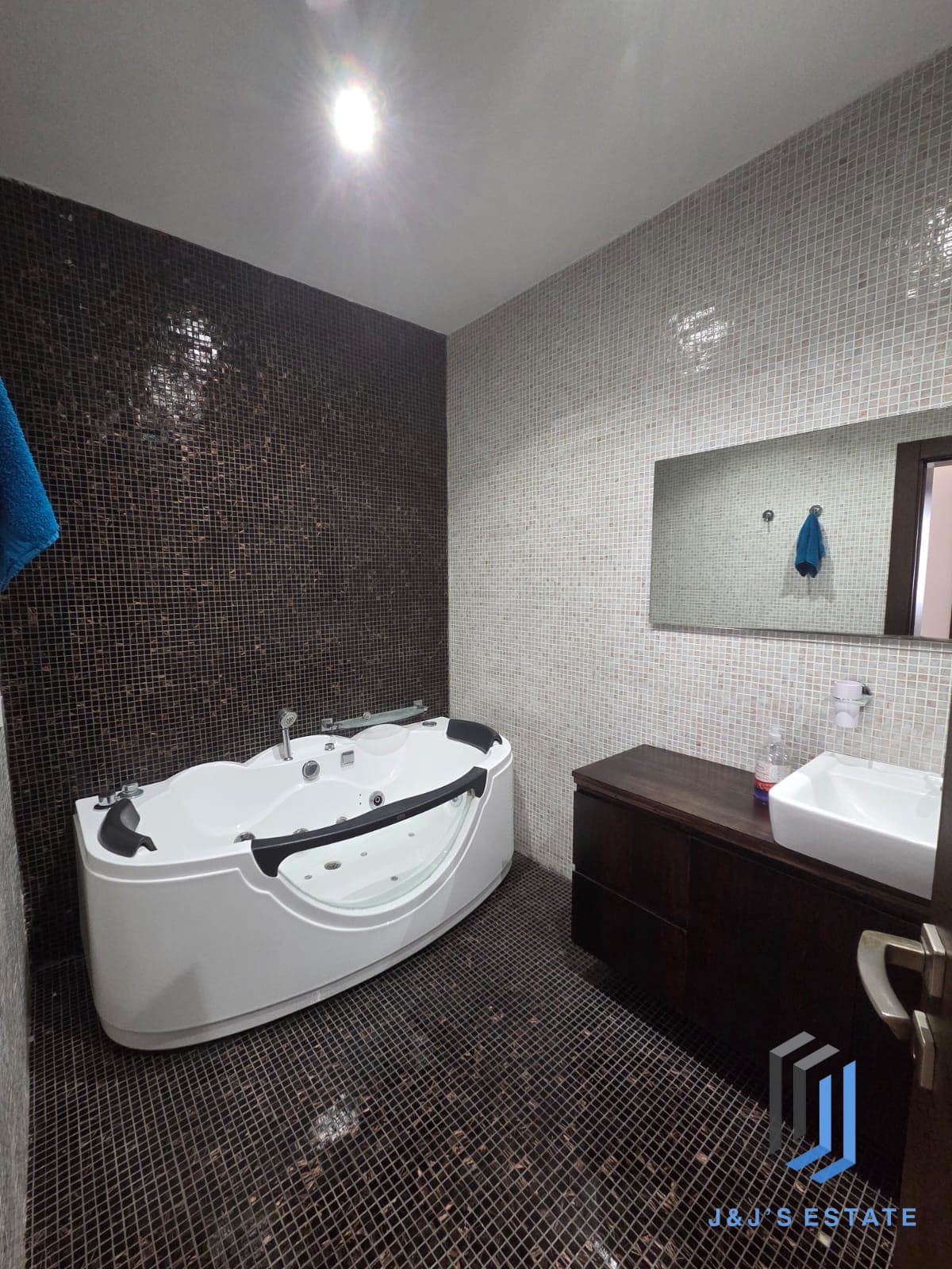 Fully Furnished Maisonette with 3 Bedrooms in Vibrant St Julians · 14
