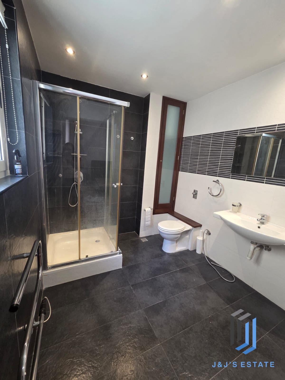 Fully Furnished Maisonette with 3 Bedrooms in Vibrant St Julians · 12