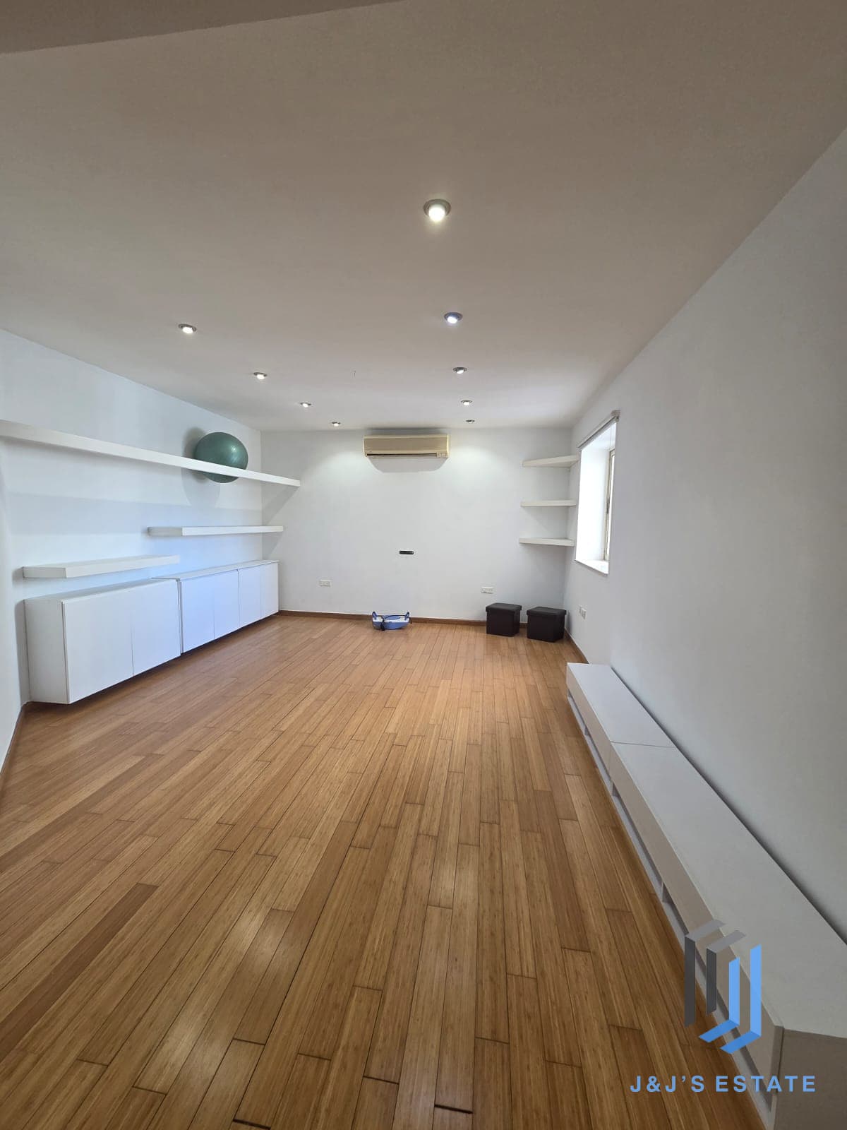Fully Furnished Maisonette with 3 Bedrooms in Vibrant St Julians · 6