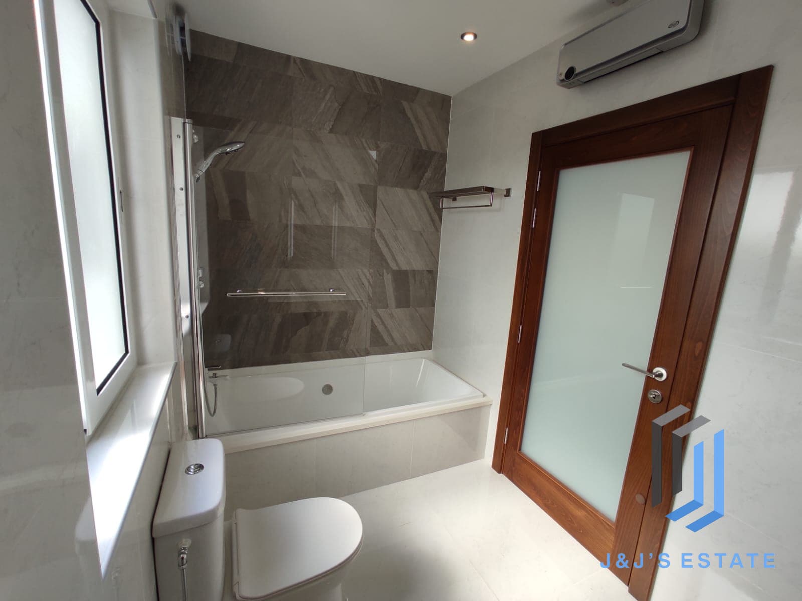 Fully furnished three-bedroom apartment in Swatar · 14