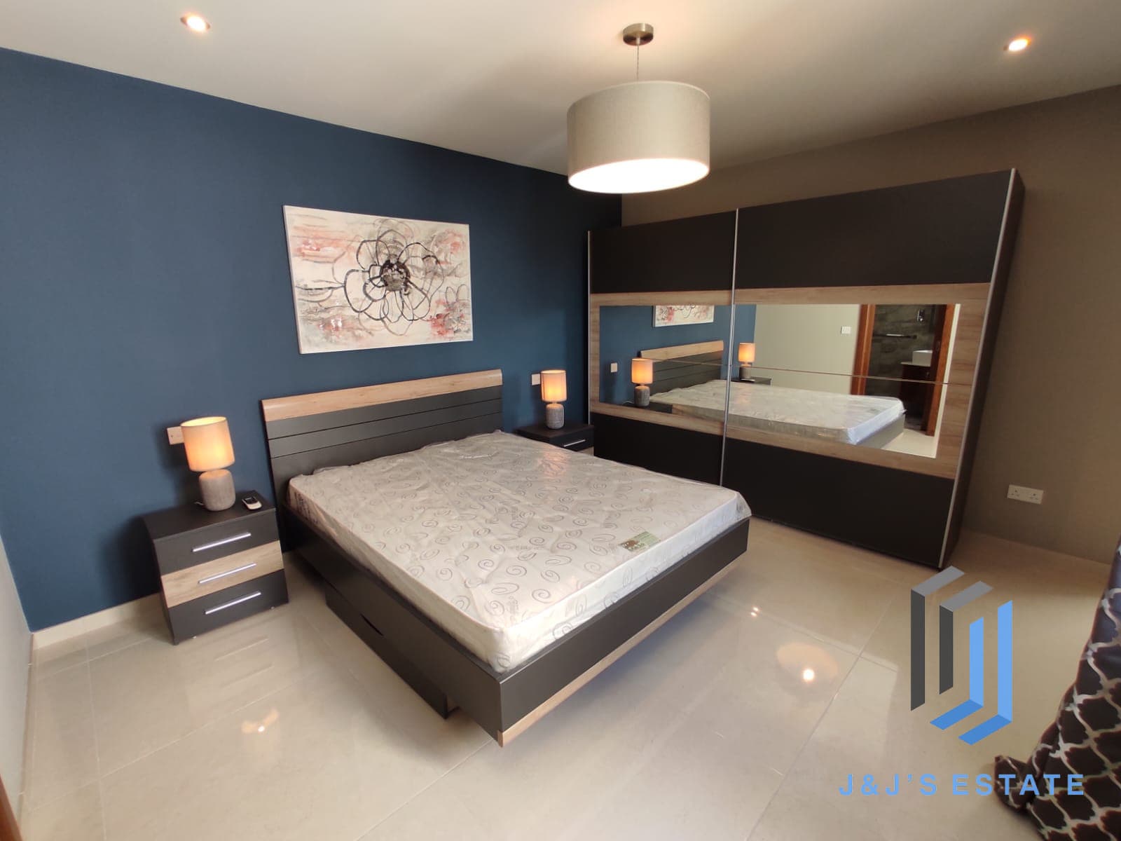 Fully furnished three-bedroom apartment in Swatar · 7