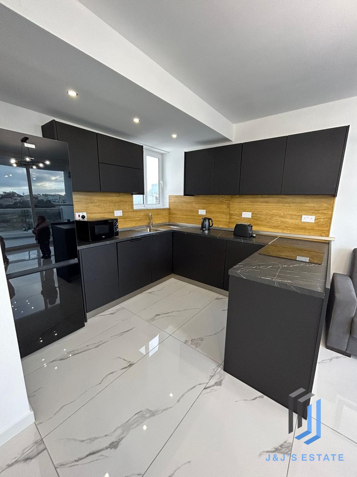 Penthouse Apartment in Tranquil Gharghur With Sea View · 4