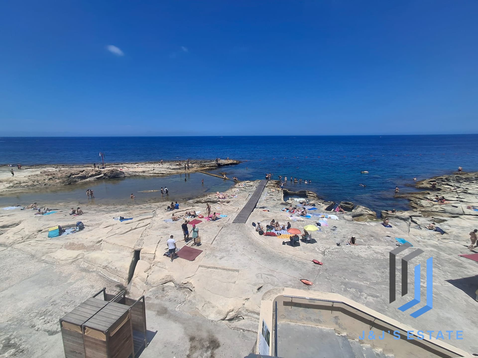 Fully furnished two-bedroom apartment in central Sliema · 1