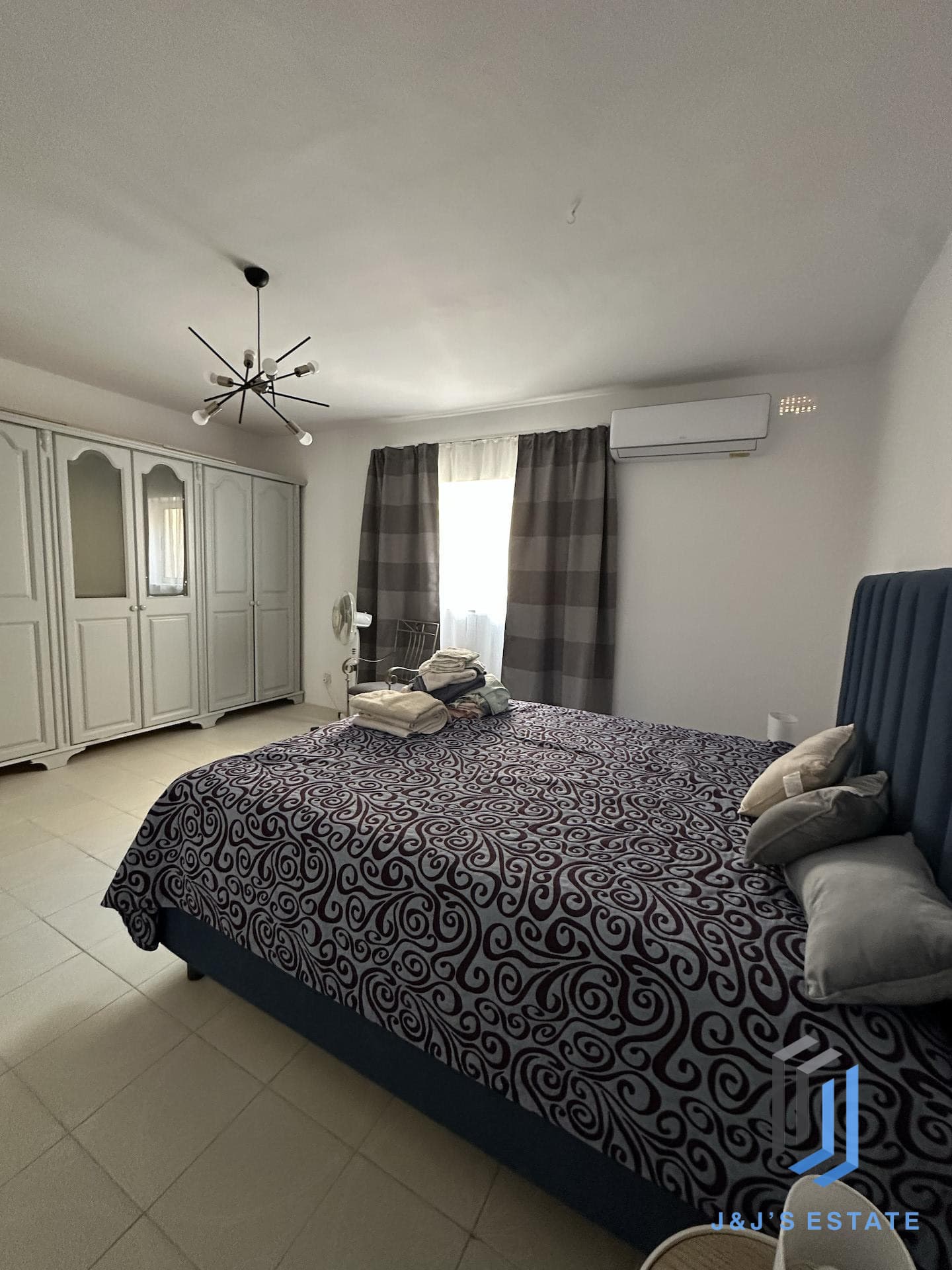 Fully furnished two-bedroom apartment in central Sliema · 8