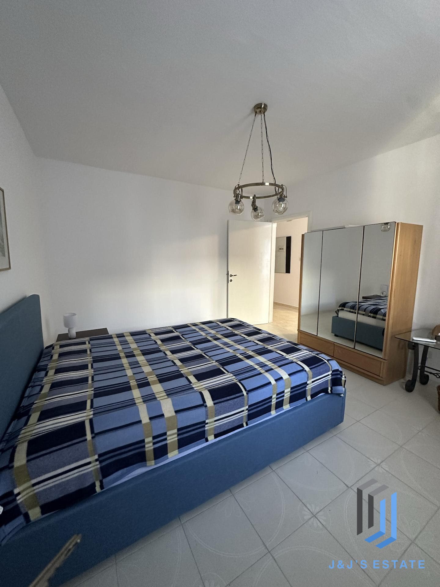 Fully furnished two-bedroom apartment in central Sliema · 10