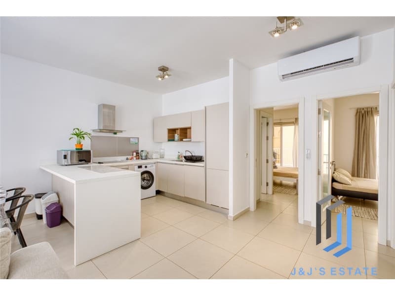 Fully Furnished Two Bedroom Apartment in Sliema Neat the Sea · 3