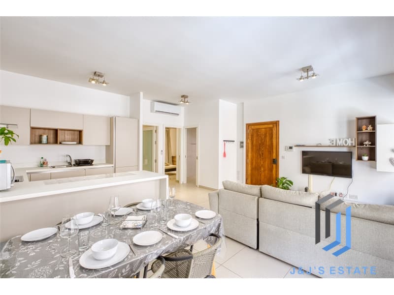 Fully Furnished Two Bedroom Apartment in Sliema Neat the Sea · 4