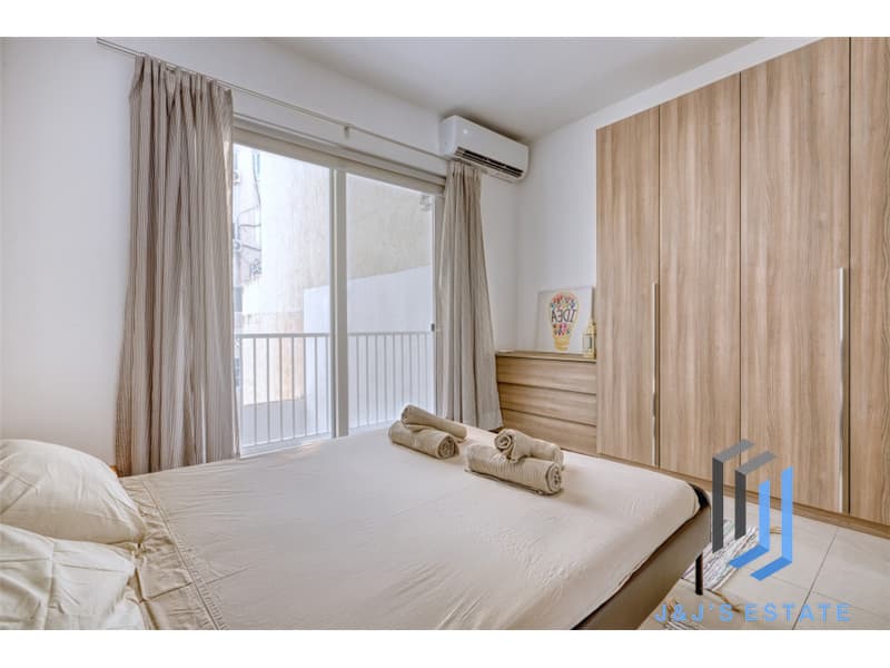 Fully Furnished Two Bedroom Apartment in Sliema Neat the Sea · 17