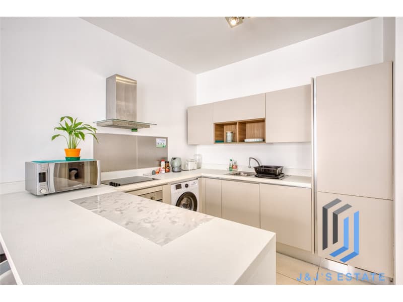 Fully Furnished Two Bedroom Apartment in Sliema Neat the Sea · 23