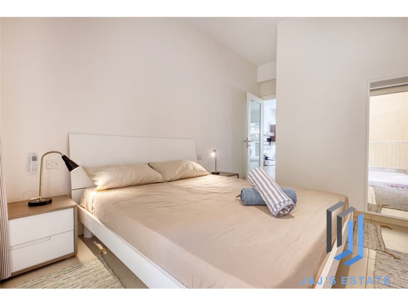 Fully Furnished Two Bedroom Apartment in Sliema Neat the Sea · 24