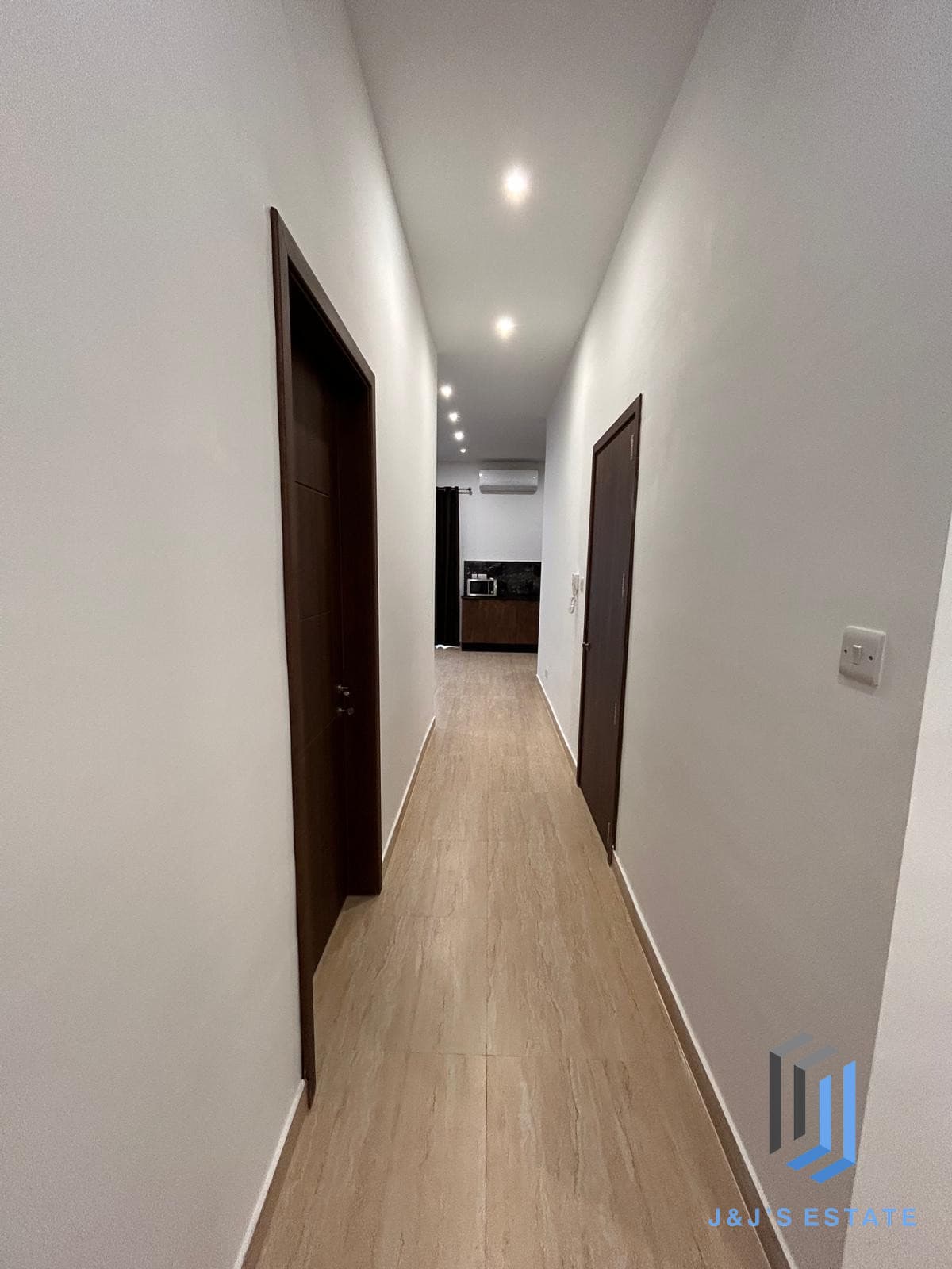 Fully furnished three-bedroom apartment in central Birkirkara · 18