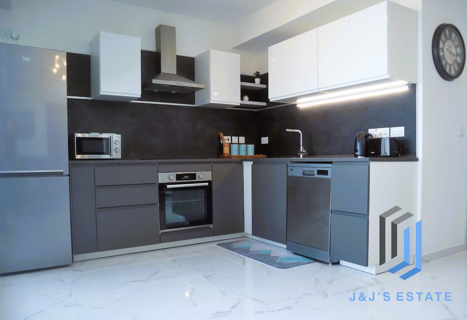 Fully Furnished Swieqi Penthouse with Sea View · 8