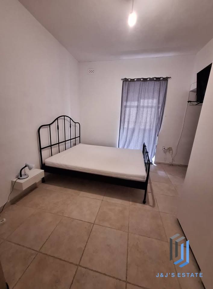 Modern Two Bedroom Ground Floor Flat in Hamrun · 7